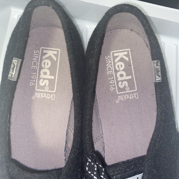 New Keds size 8 - Picture 2 of 6